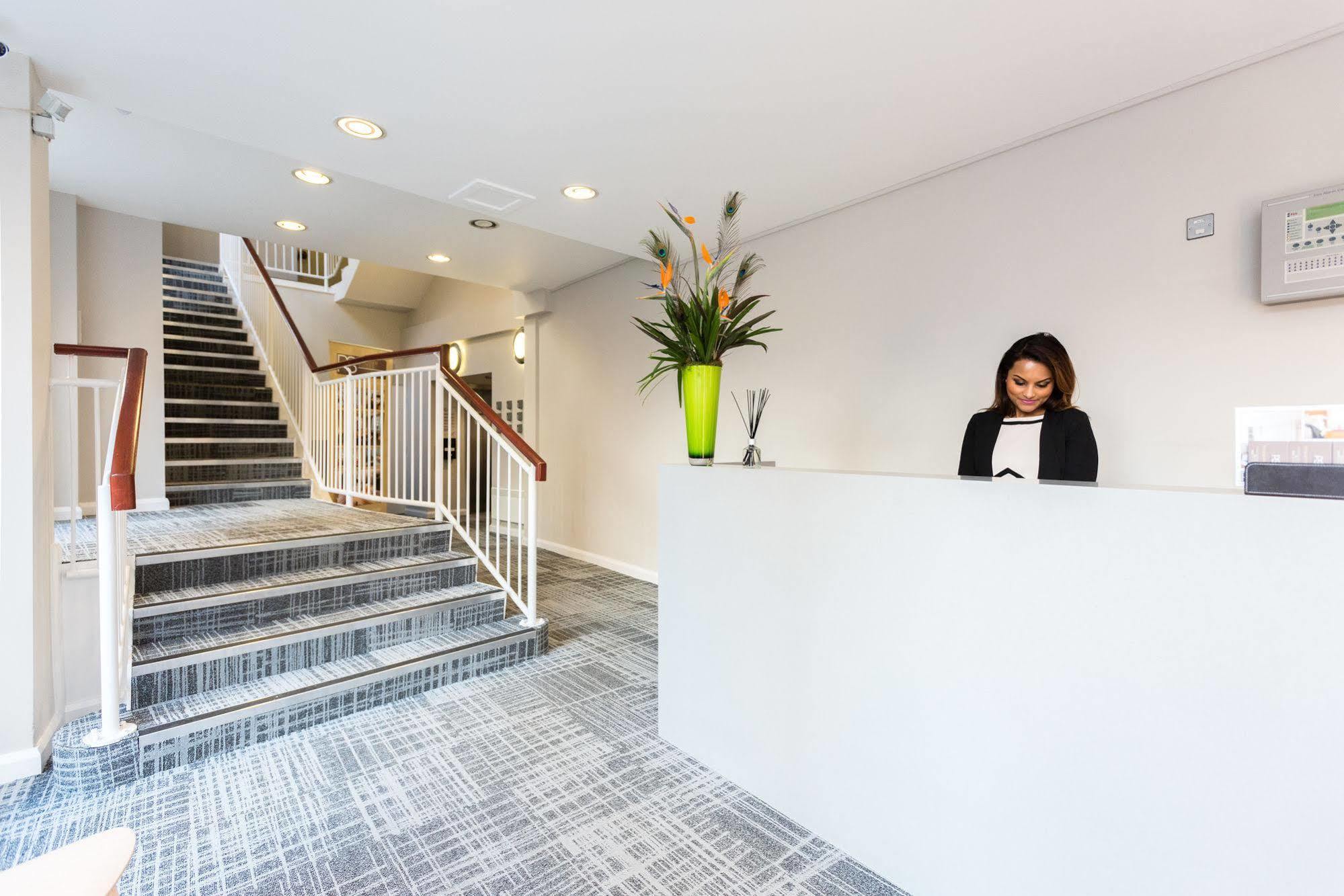 Premier Suites Редінг Екстер'єр фото